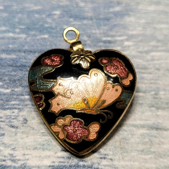 Vintage Cloisonne Butterflie Heart Pendant Necklace. - Picture 2 of 5